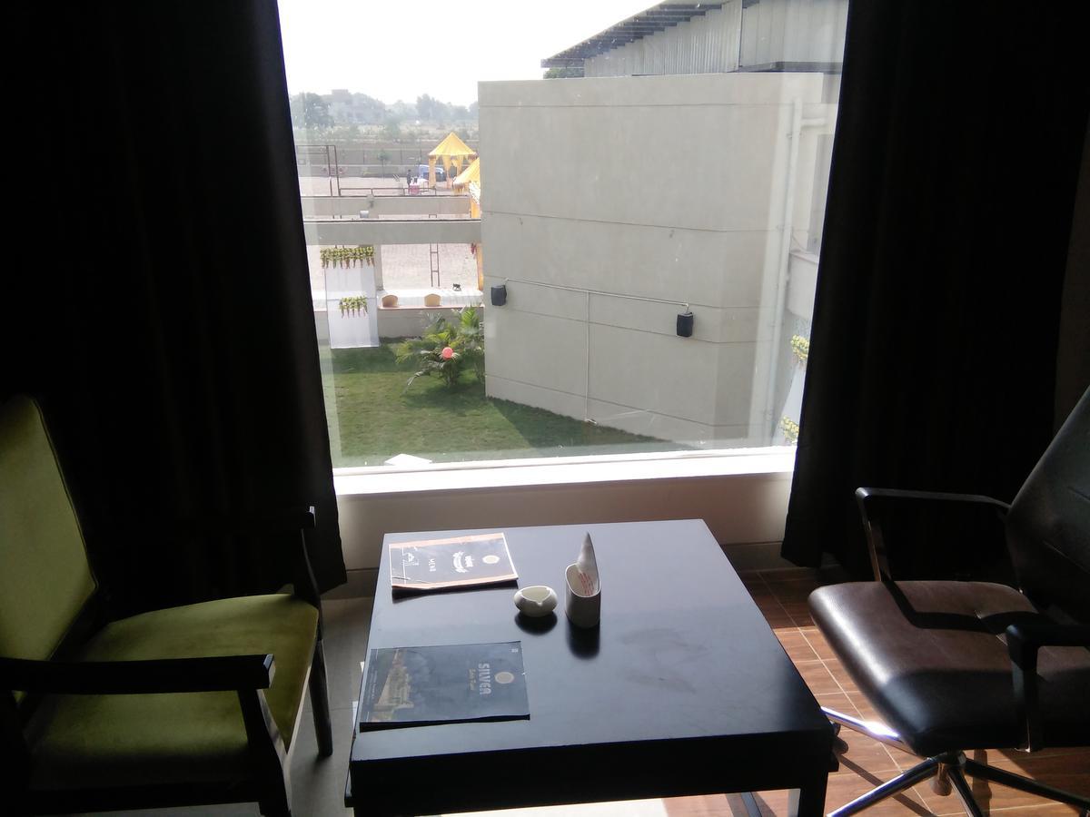 Silver Estate Resort Tikamgarh Екстериор снимка