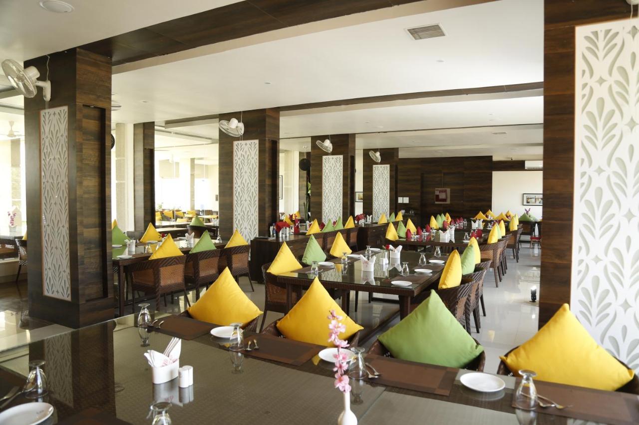 Silver Estate Resort Tikamgarh Екстериор снимка